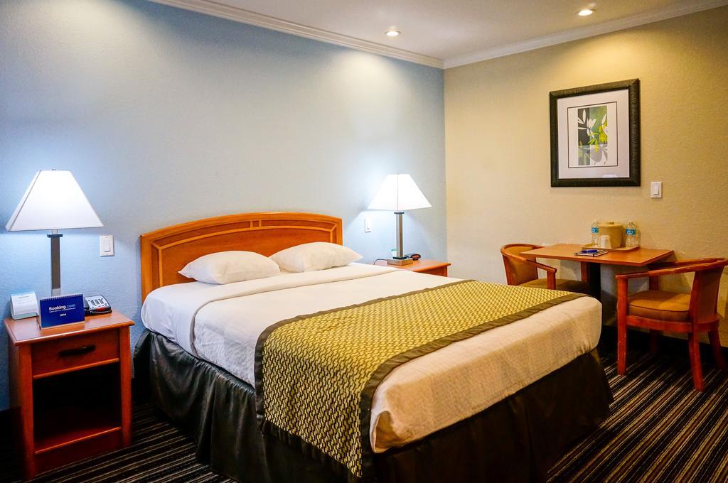 Hotel Parmani Palo Alto Luaran gambar